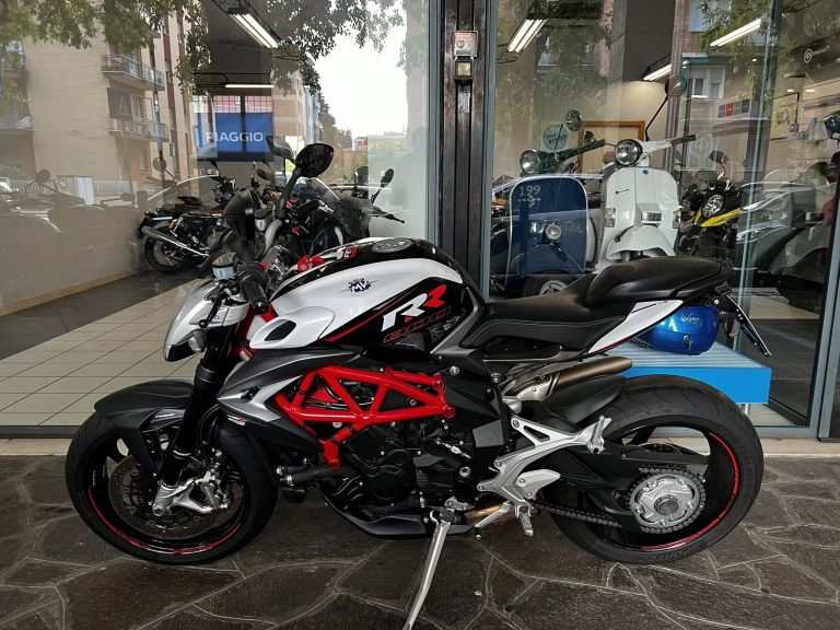 MV AGUSTA BRUTALE RR 800