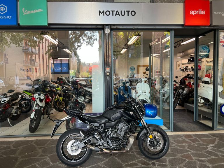 YAMAHA MT-07