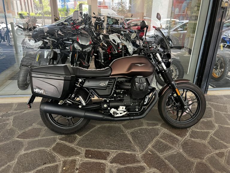 MOTO GUZZI V7 STONE