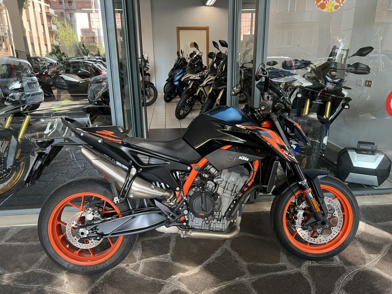 KTM 890 DUKE R