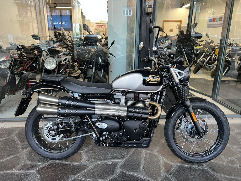 TRIUMPH SCRAMBLER 900 ICON